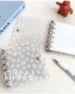 کلاسور با برگه های طلق شفاف