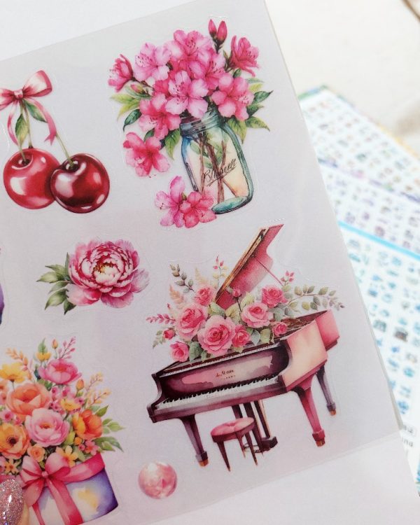 کتابچه استیکر fog locks the mountans - Image 11